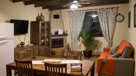 Casa Hojiblanca, salón cocina